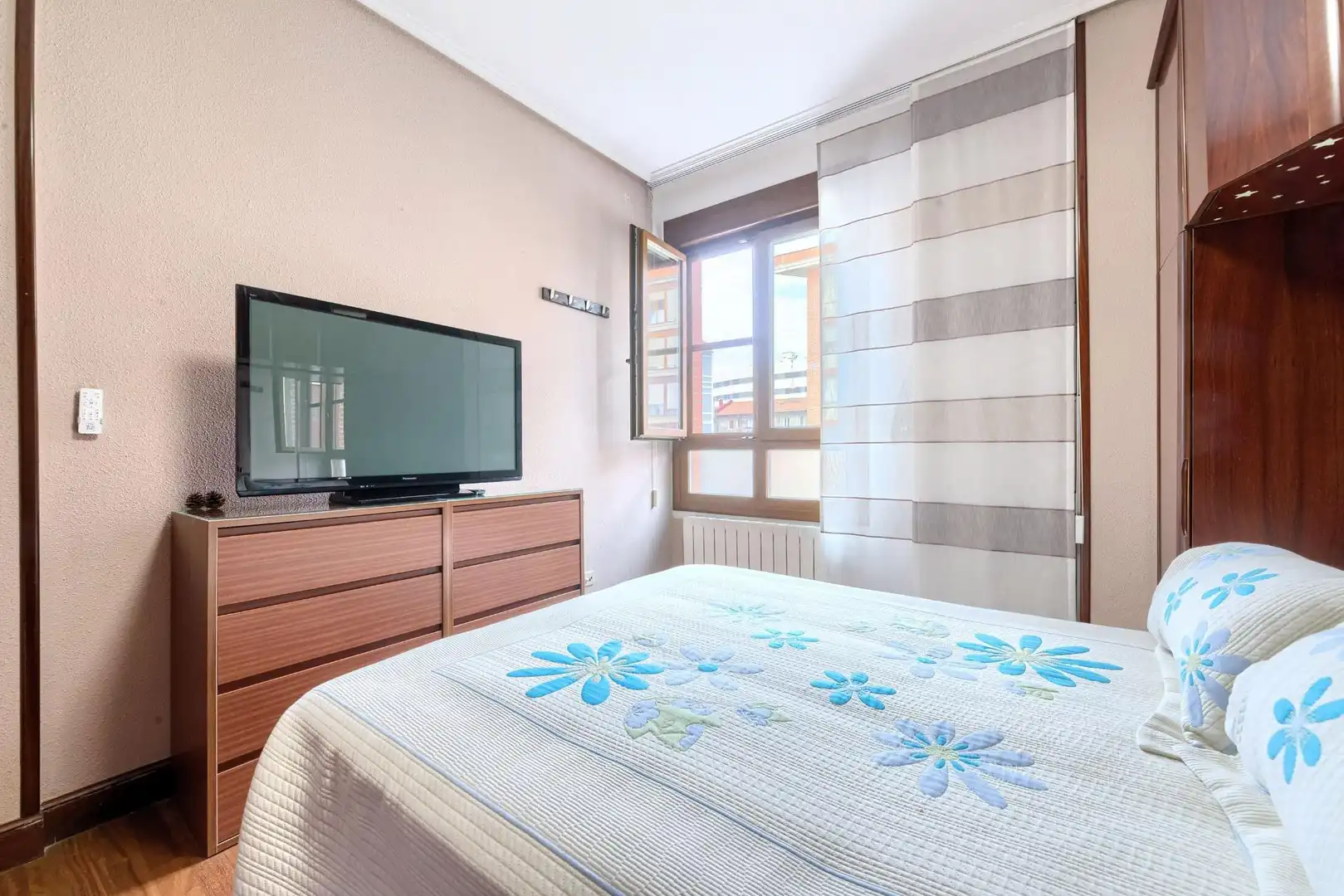 Habitación de Apartamento en venta en Barakaldo  con Calefacción, Trastero y Amueblado