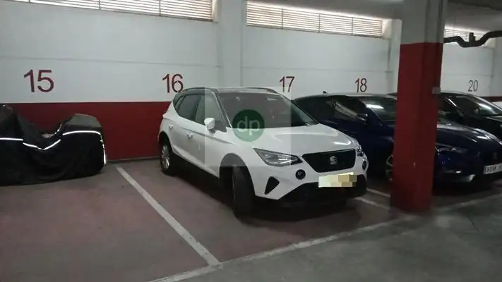 Parking de Piso en venta en Badajoz con Aire acondicionado, Calefacción y Terraza