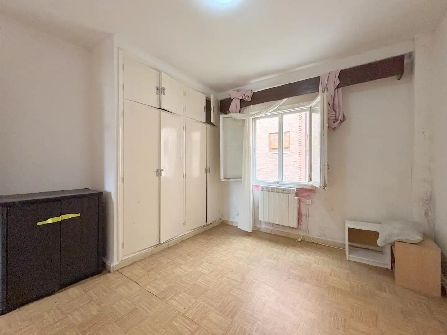 Bedroom of Flat for sale in Ávila