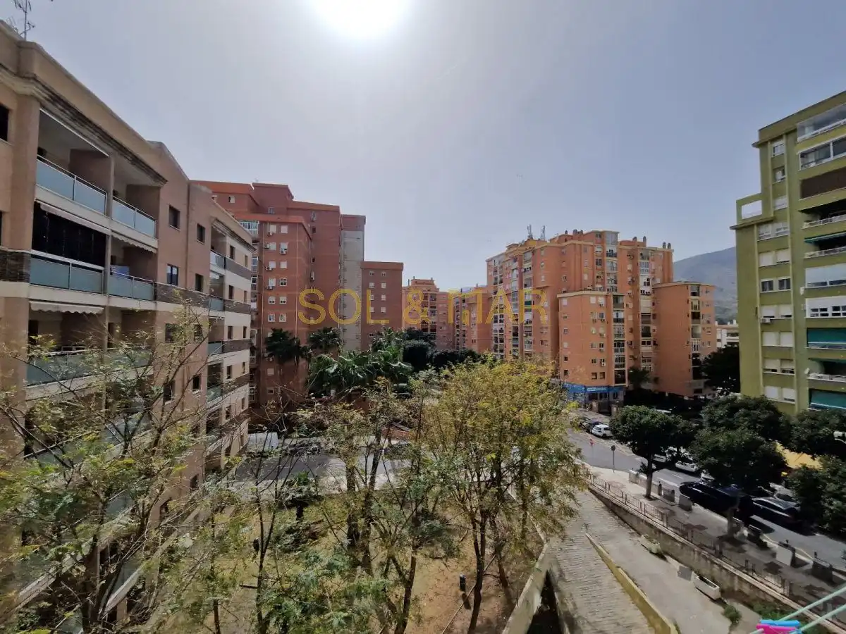Vista exterior de Estudi en venda en Torremolinos amb Aire condicionat i Calefacció