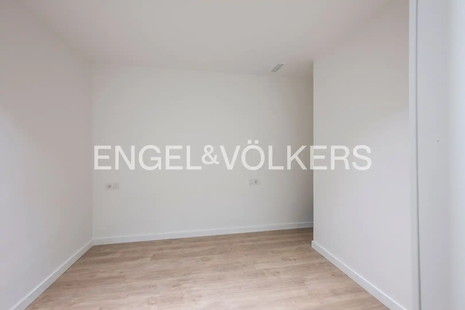 Habitación de Piso en venta en Barcelona con Aire acondicionado y Calefacción