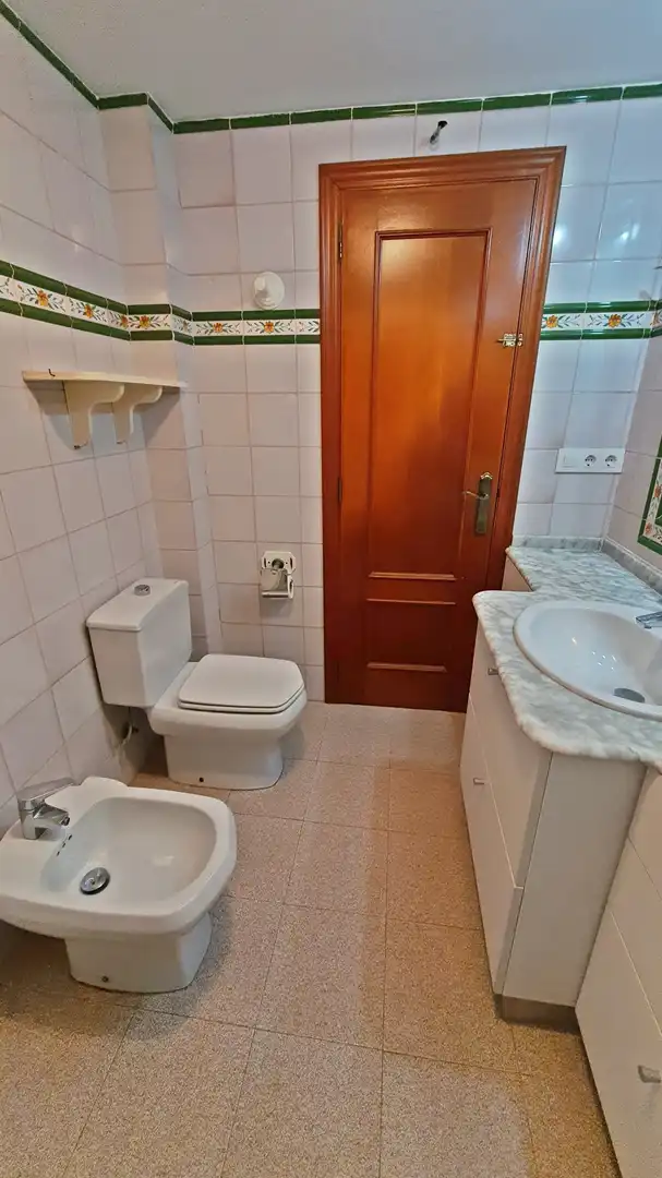 Baño de Apartamento de alquiler en Miramar con Aire acondicionado, Terraza y Amueblado