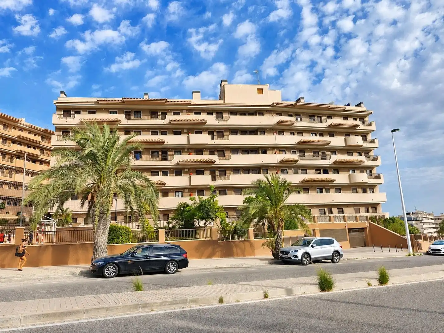 Außenansicht von Wohnung zum Verkauf in Elche / Elx mit Klimaanlage, Terrasse und Balkon