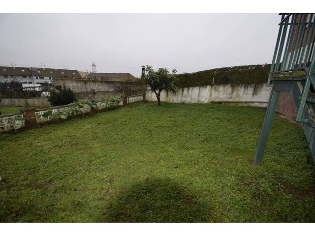 Casa-chalet en Venta en Trobajo del Camino