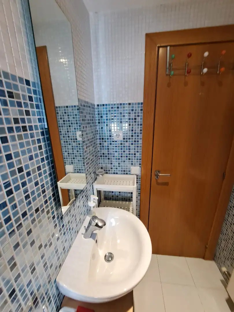 Baño de Piso de alquiler en Zaragoza con Calefacción, Parquet y Amueblado