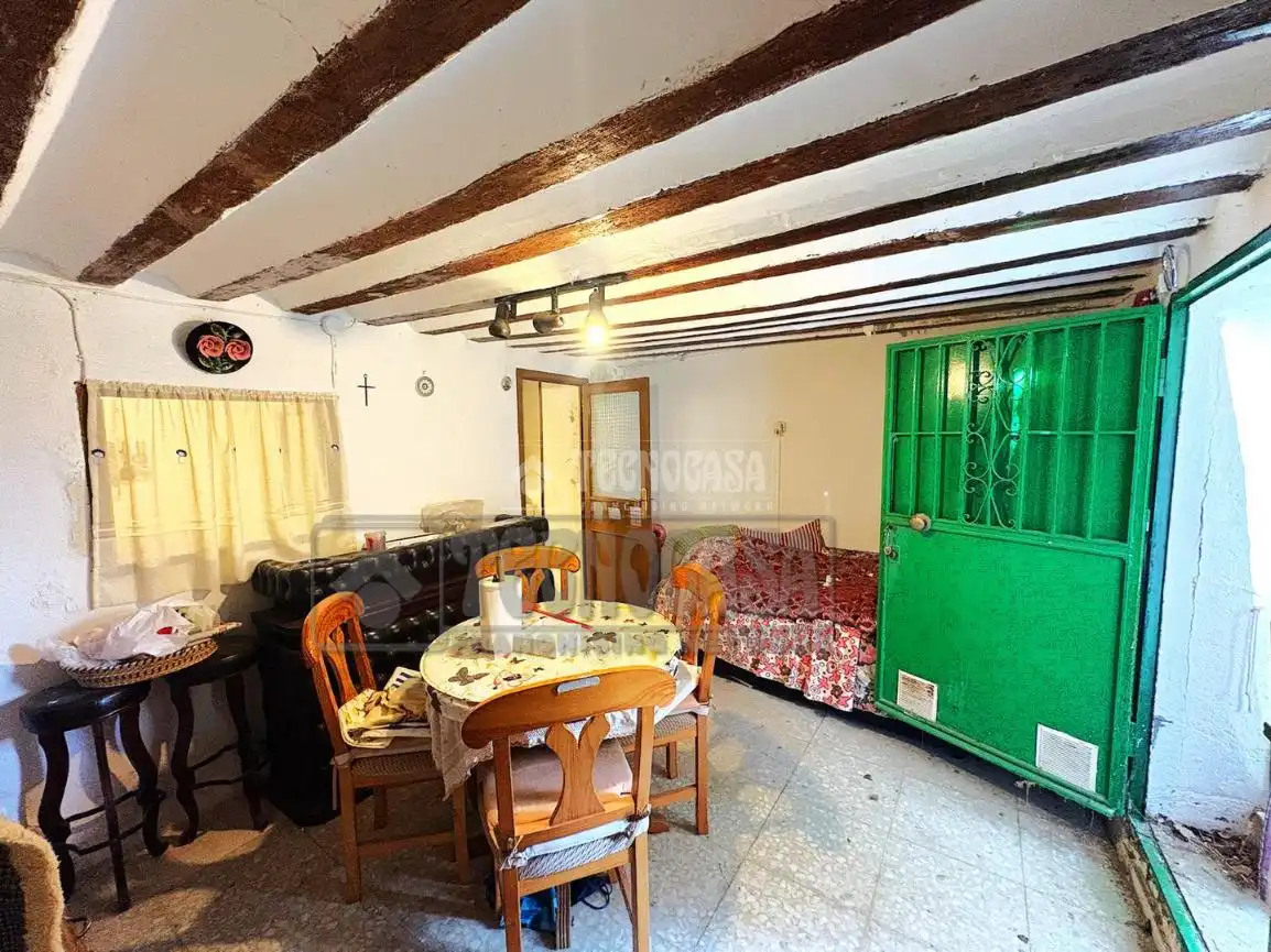 Casa adosada en venta en Castillo-Albaráñez con Calefacción