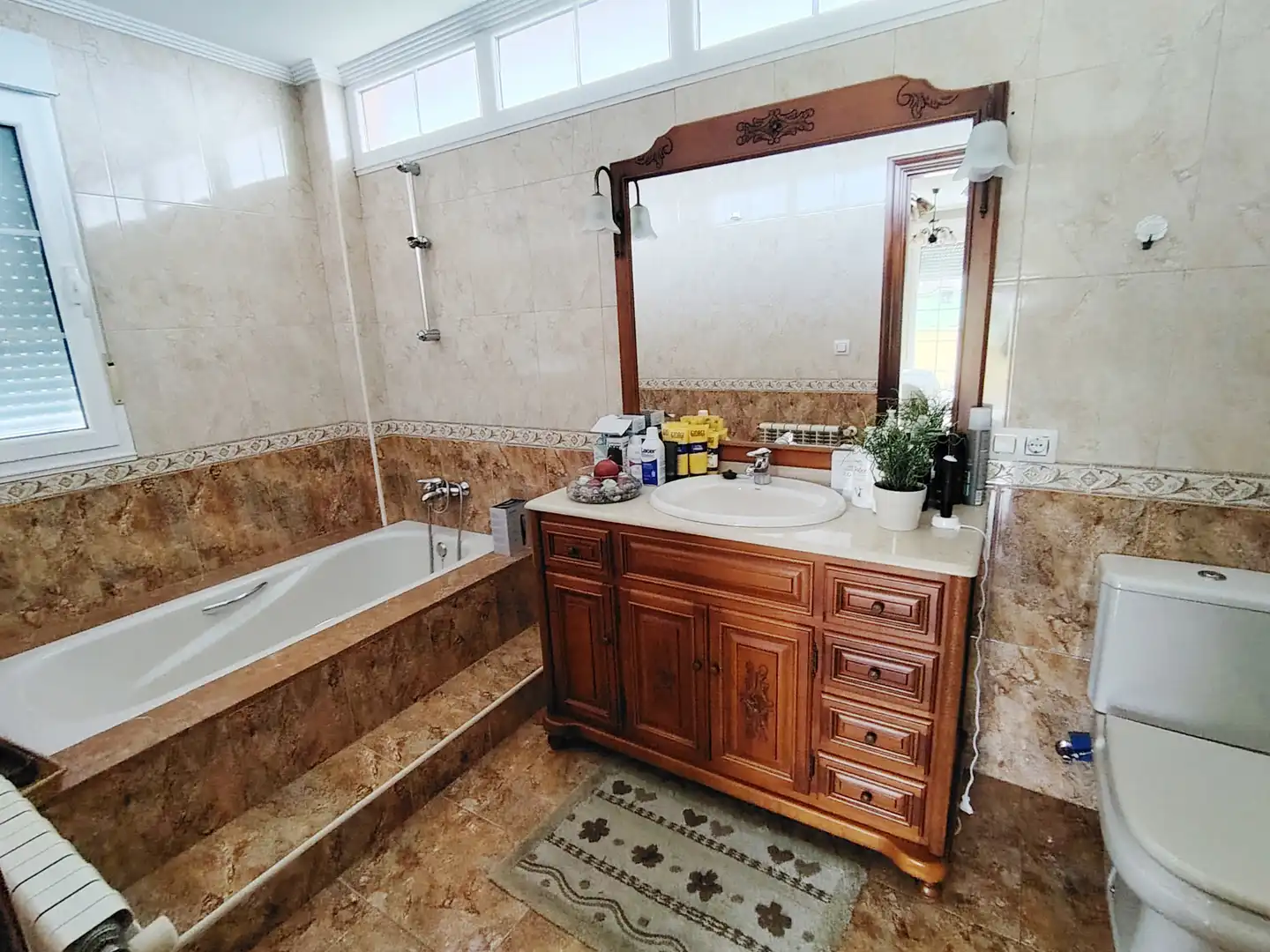 Bathroom of Houses for sale in Villaviciosa  with Heating, Private garden and Parquet flooring