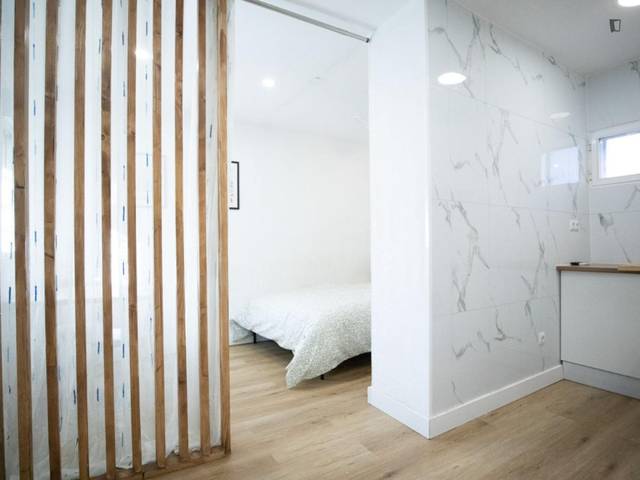 Estudio en Alquiler en Palomeras Bajas