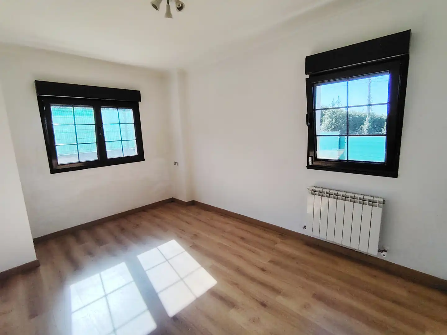 Habitación de Casa o chalet en venta en Gijón  con Calefacción, Jardín privado y Parquet