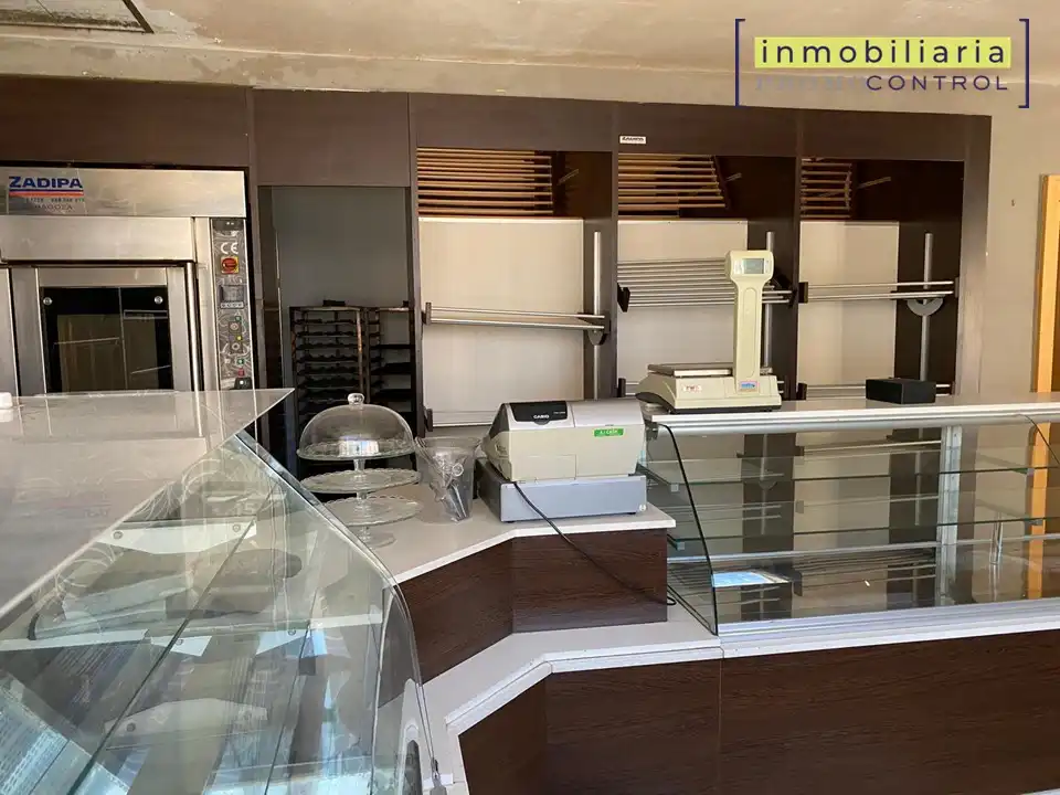 Local comercial de lloguer a Avenida Galo Ponte 54, imagen 20