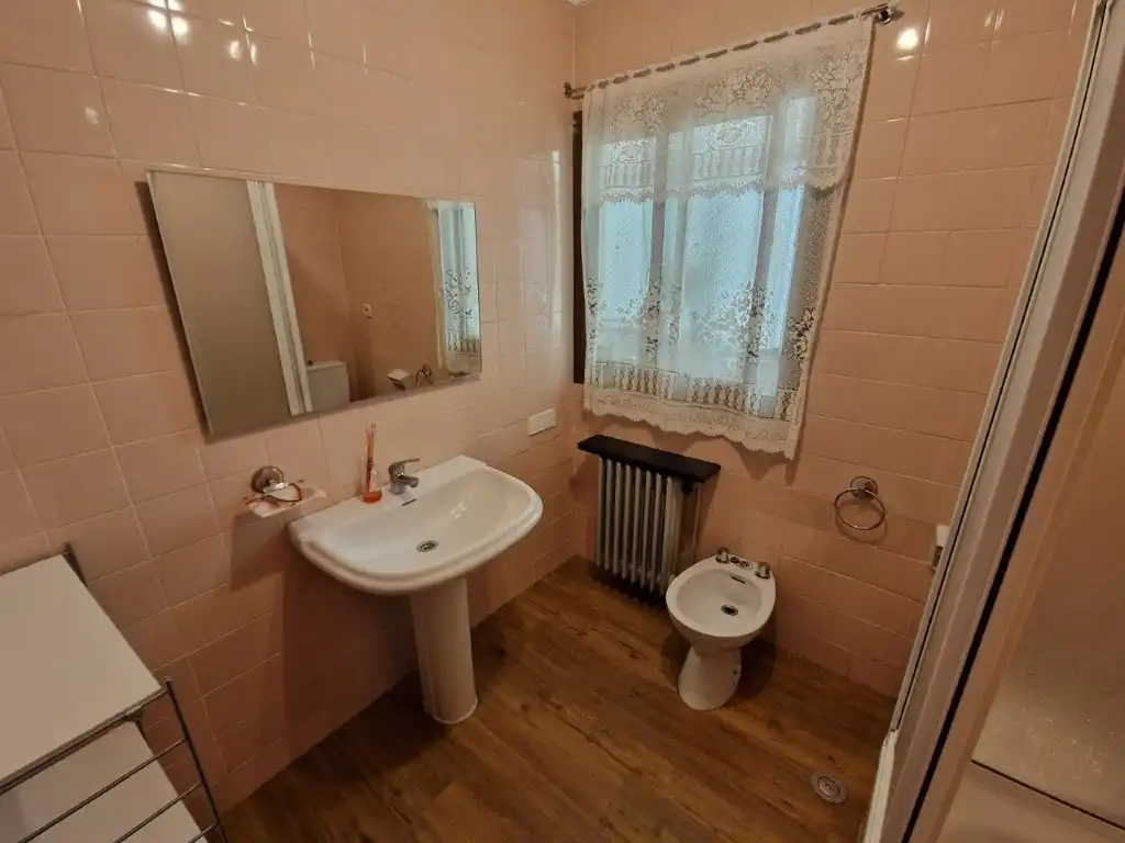 Baño de Piso de alquiler en Puertollano con Aire acondicionado, Terraza y Amueblado