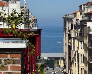 Vista exterior de Pis en venda en Donostia - San Sebastián  amb Calefacció, Terrassa i Traster