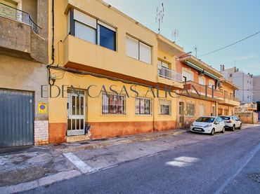 Casa a schiera con balcone in vendita a Calle CONVENT