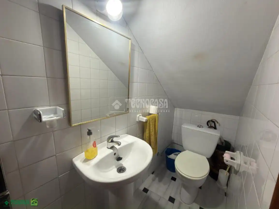 Baño de Casa adosada en venta en Huerta de Valdecarábanos con Calefacción y Terraza