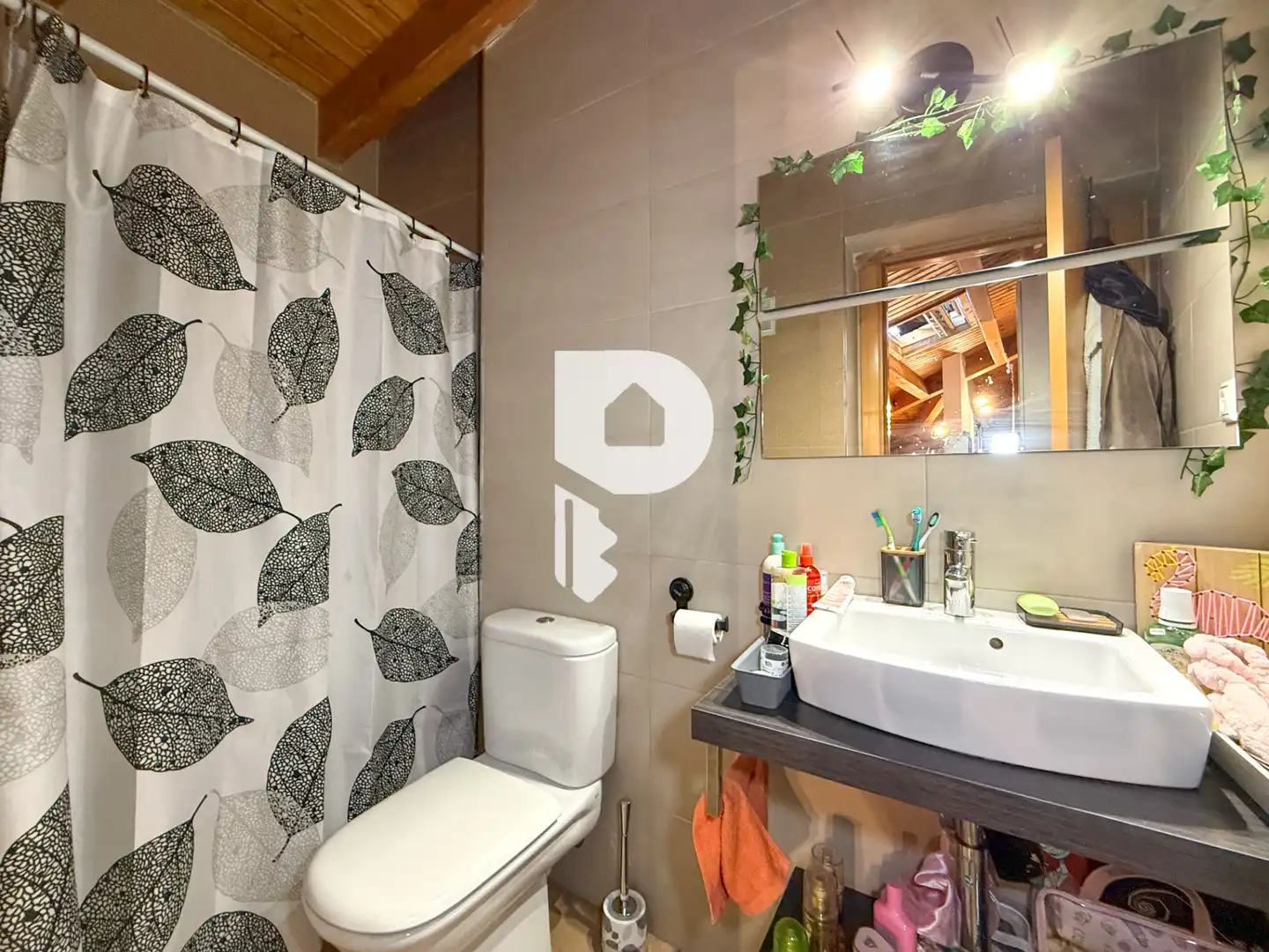 Bathroom of Flat for sale in Sant Vicenç Dels Horts  with Air Conditioner, Heating and Parquet flooring