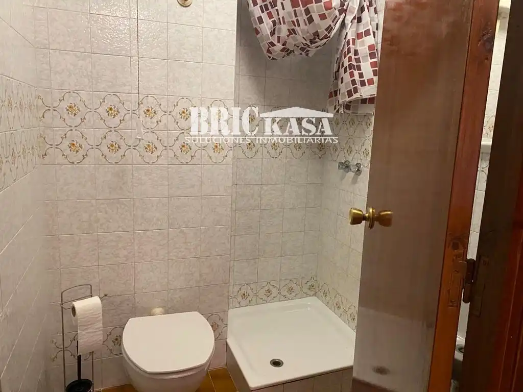 Badezimmer von Dachboden zur Miete in Cáceres mit Heizung, Terrasse und Möbliert