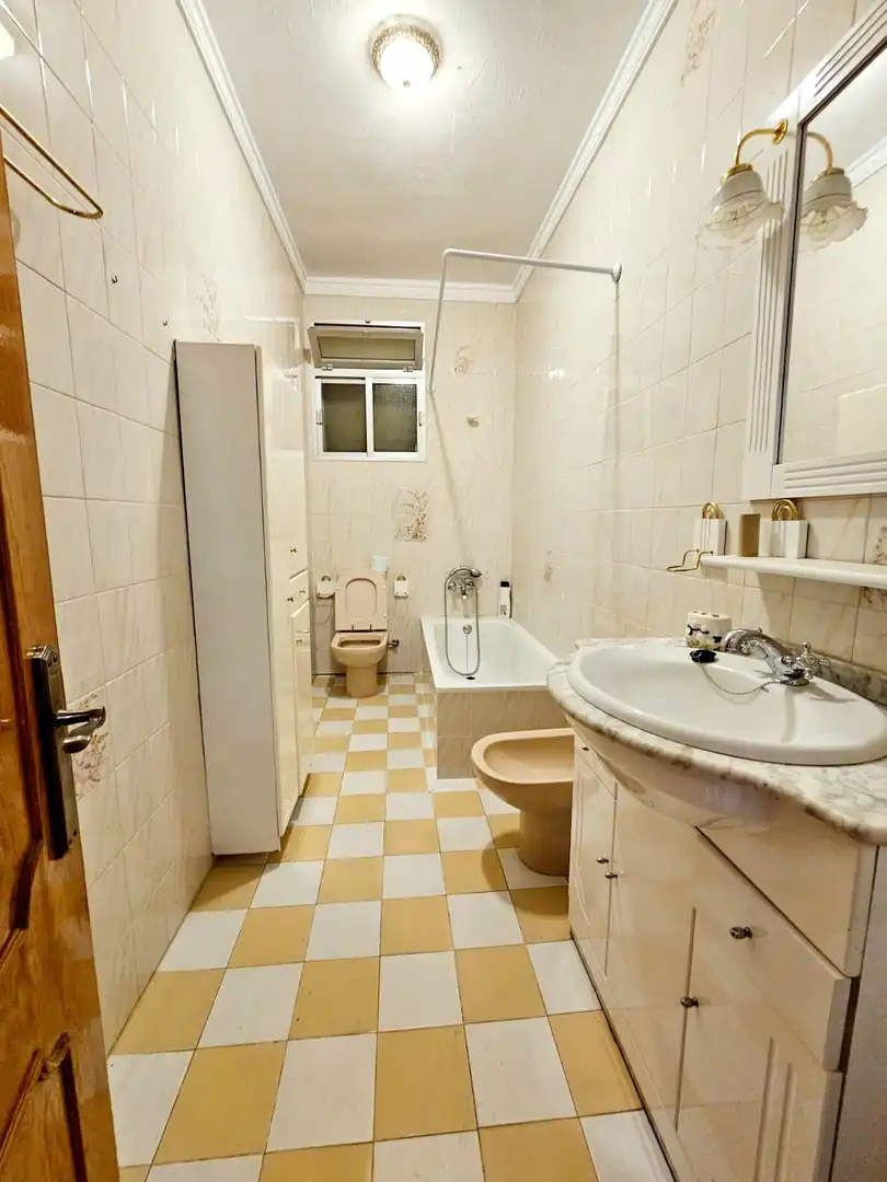 Baño de Piso en venta en El Bosque con Terraza, Trastero y Balcón
