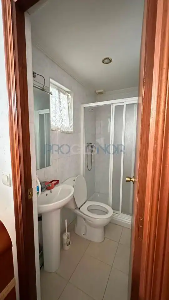 Bathroom of Houses for sale in Santovenia de la Valdoncina  with Heating and Private garden
