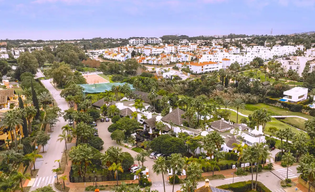 Exterior view of Houses for sale in Estepona  with Air Conditioner, Private garden and Terrace