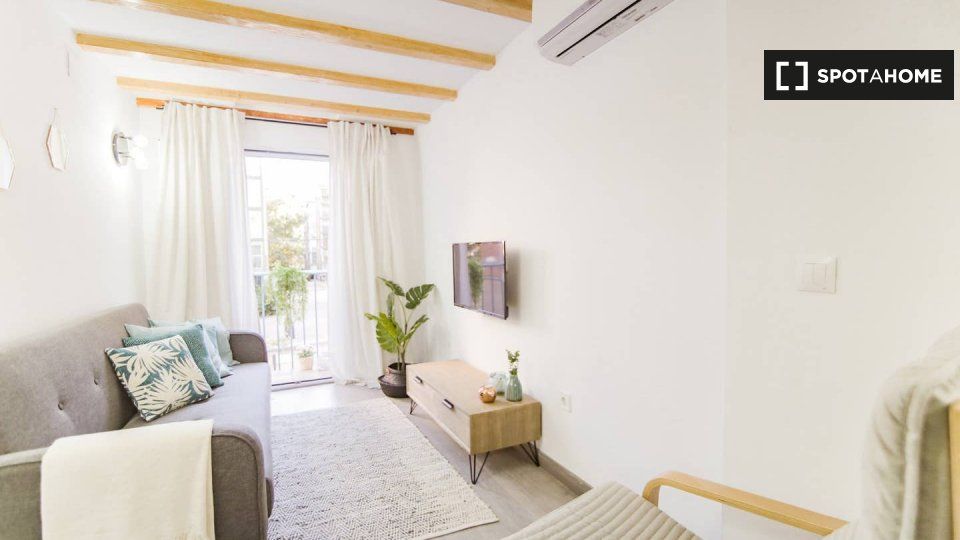 Living room of Flat to rent in  Madrid Capital  with Air Conditioner, Heating and Furnished