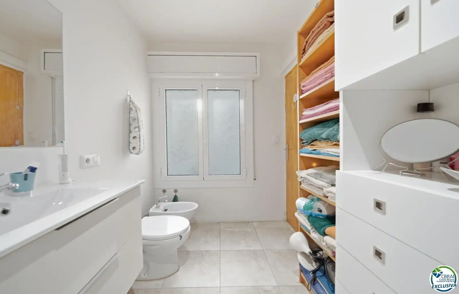 Bany de Apartament en venda en Roses amb Aire condicionat