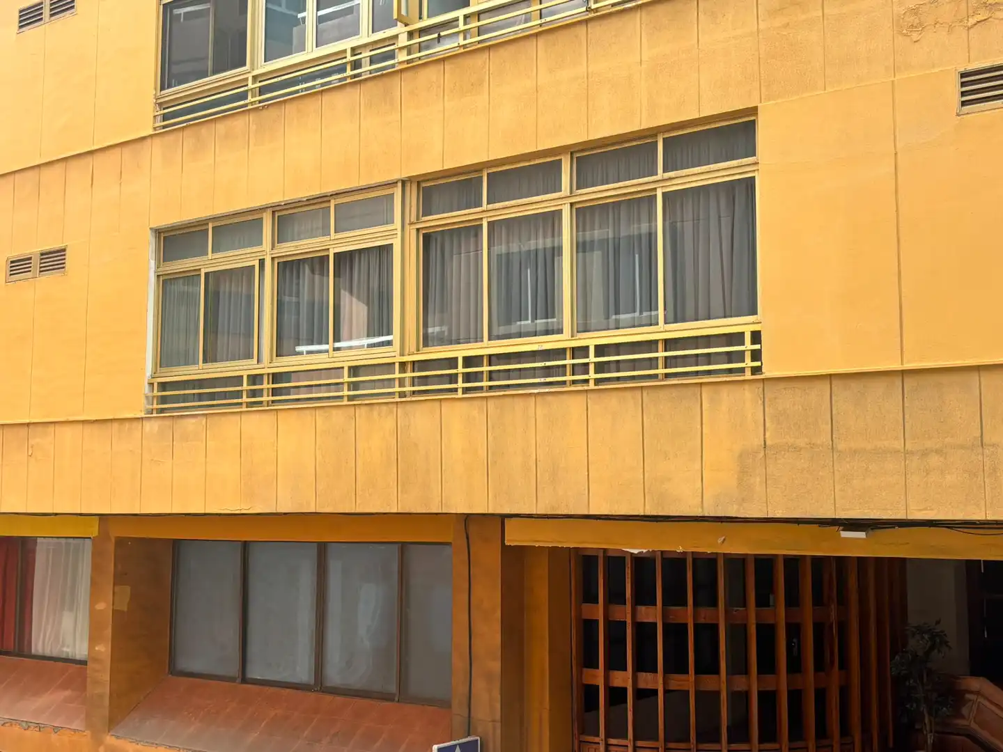 Vista exterior de Pis en venda en Las Palmas de Gran Canaria amb Moblat i Piscina comunitària