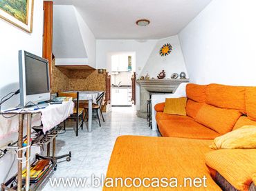 Casa amb balcó en venda a Ponteceso