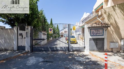 Foto 2 de Casa adosada en venta en Carretera de Huetor Vega, Camino de los Neveros - Serrallo, Granada Capital