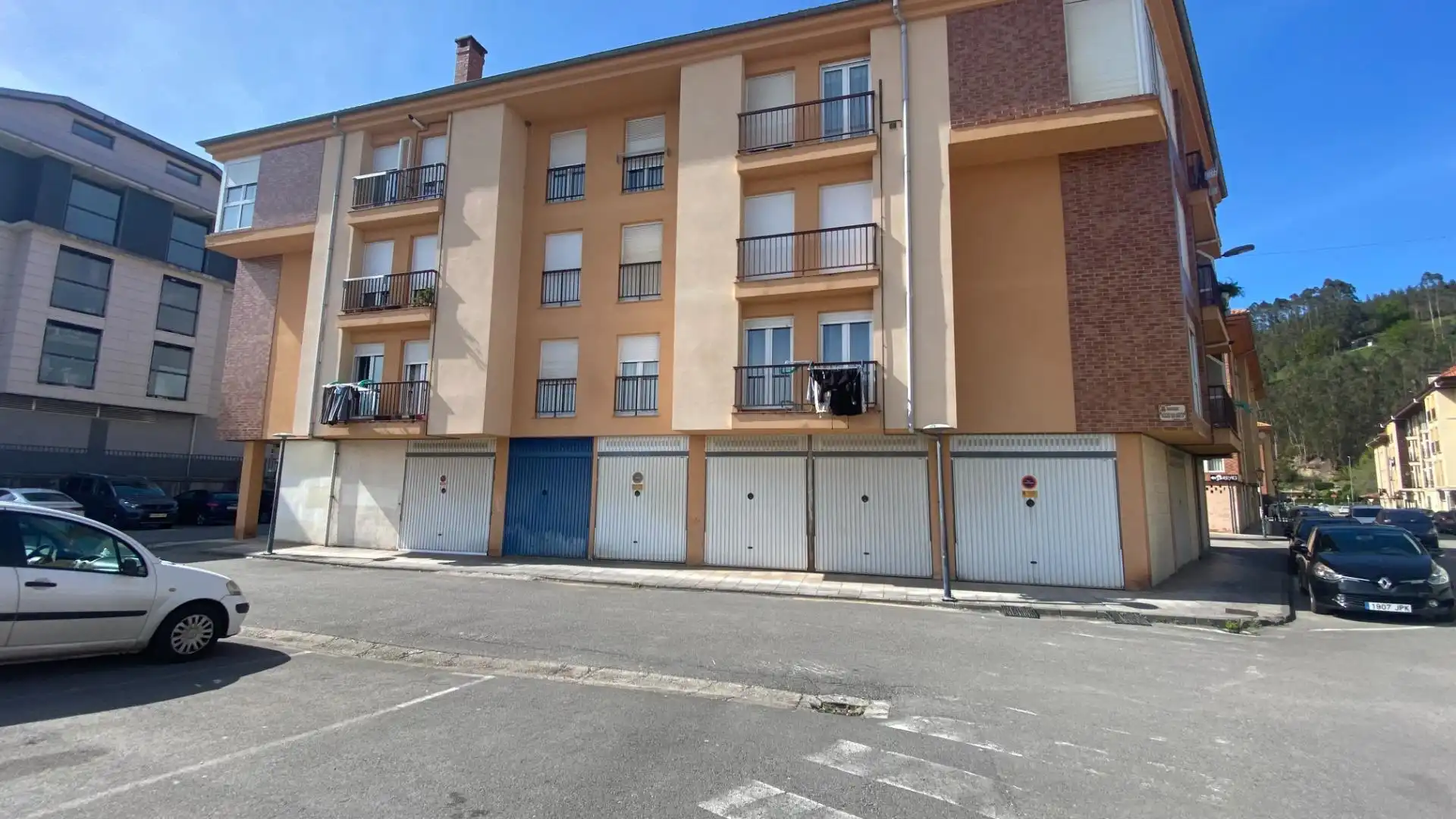 Parkplatz von Geschaftsraum zum Verkauf in Cabezón de la Sal