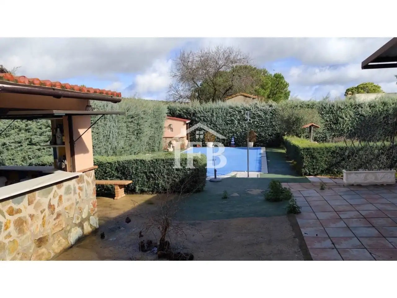 Garden of Country homes for sale in Valverde de Leganés  with Air Conditioner, Heating and Private garden
