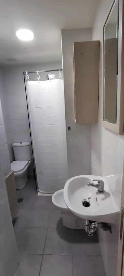 Baño de Piso en venta en  Logroño con Calefacción