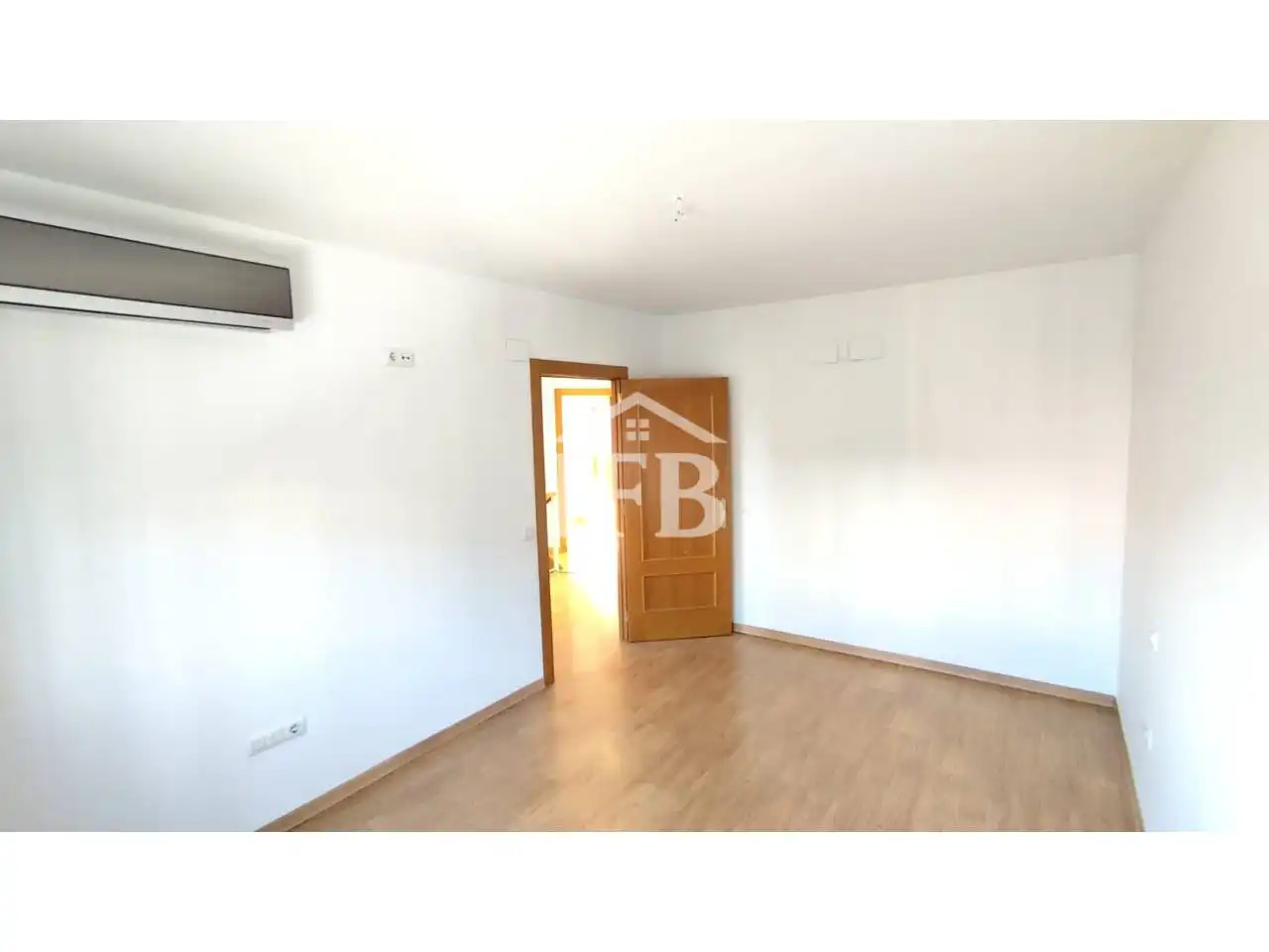 Dormitori de Casa adosada en venda en Badajoz amb Aire condicionat, Calefacció i Terrassa