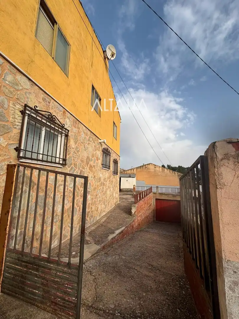 Vista exterior de Casa o xalet en venda en Mariana amb Calefacció