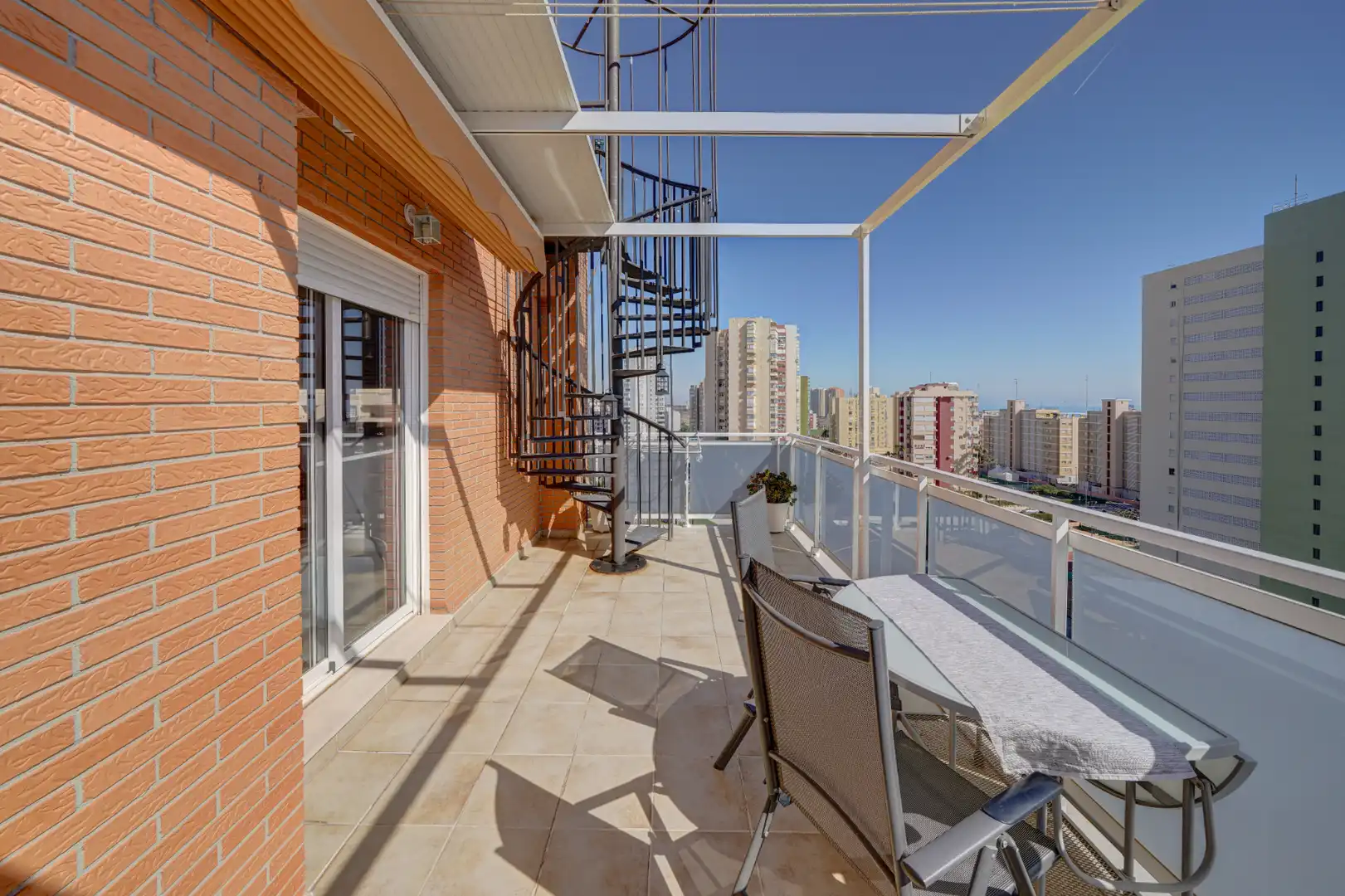 Terrasse von Dachboden zum Verkauf in La Pobla de Farnals mit Klimaanlage, Heizung und Terrasse
