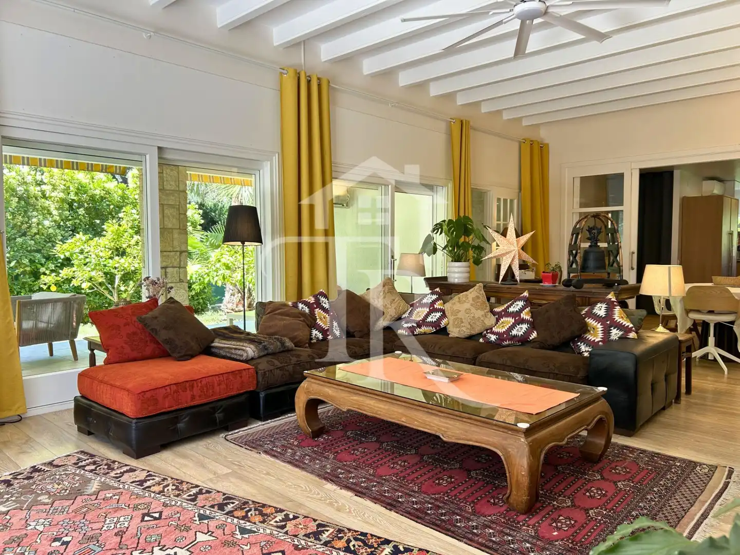 Sala de estar de Casa o chalet en venta en Roda de Berà con Aire acondicionado, Calefacción y Jardín privado