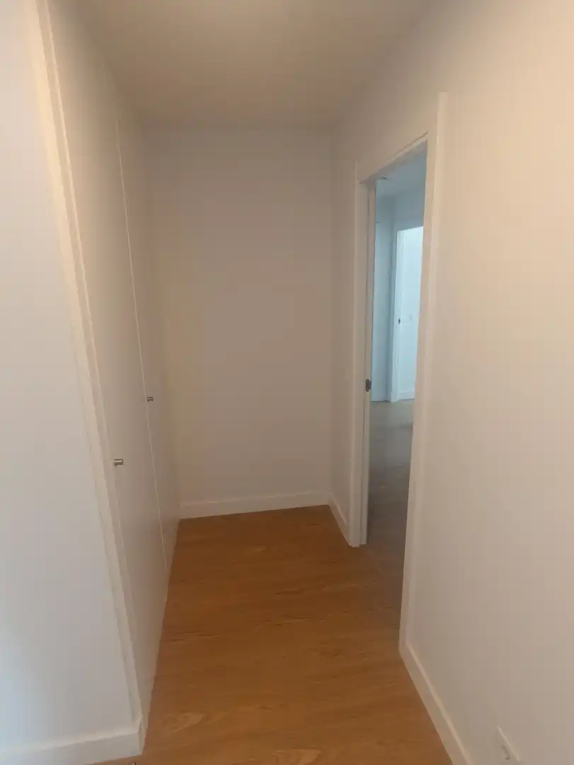 Wohnung zur Miete in Sevilla mit Klimaanlage, Terrasse und Abstellraum