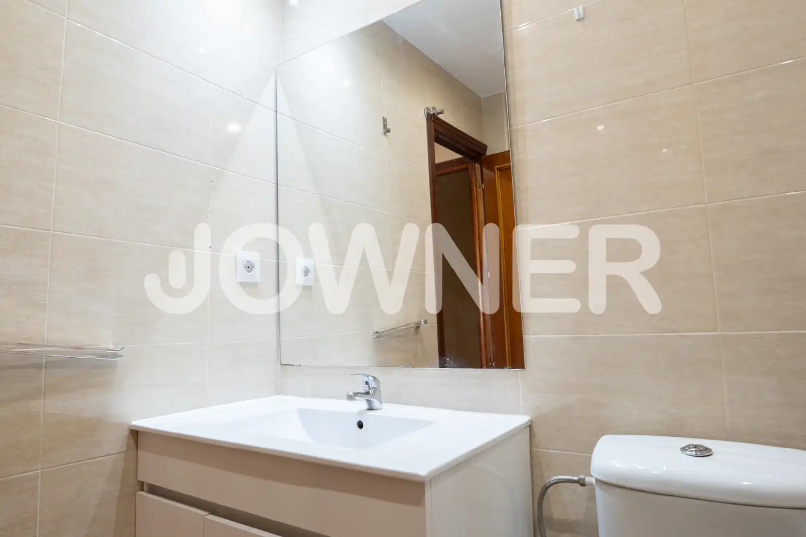 Bathroom of Flat for rent in Madrid  with Heating, Oven and Washing machine