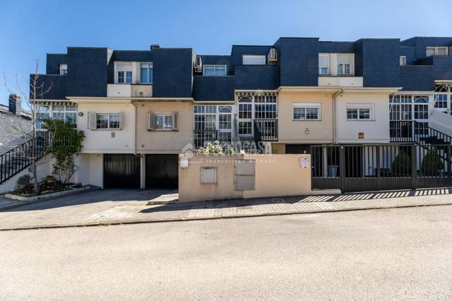 Casa adosada en Venta en El Burgo