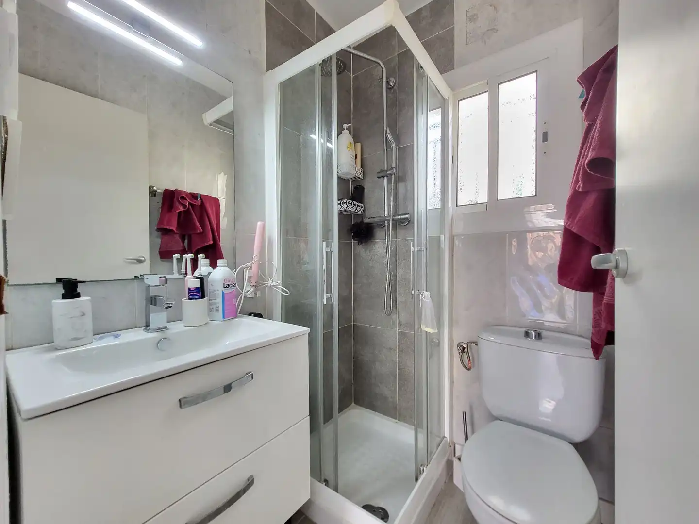 Baño de Casa adosada en venta en Esparreguera con Aire acondicionado, Calefacción y Jardín privado