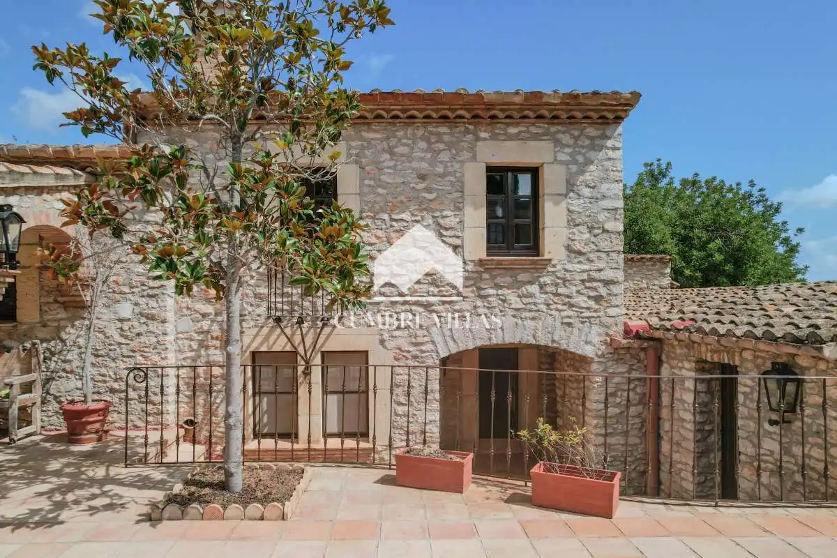 Vista exterior de Casa o xalet en venda en Sant Pere de Ribes amb Calefacció, Terrassa i Traster
