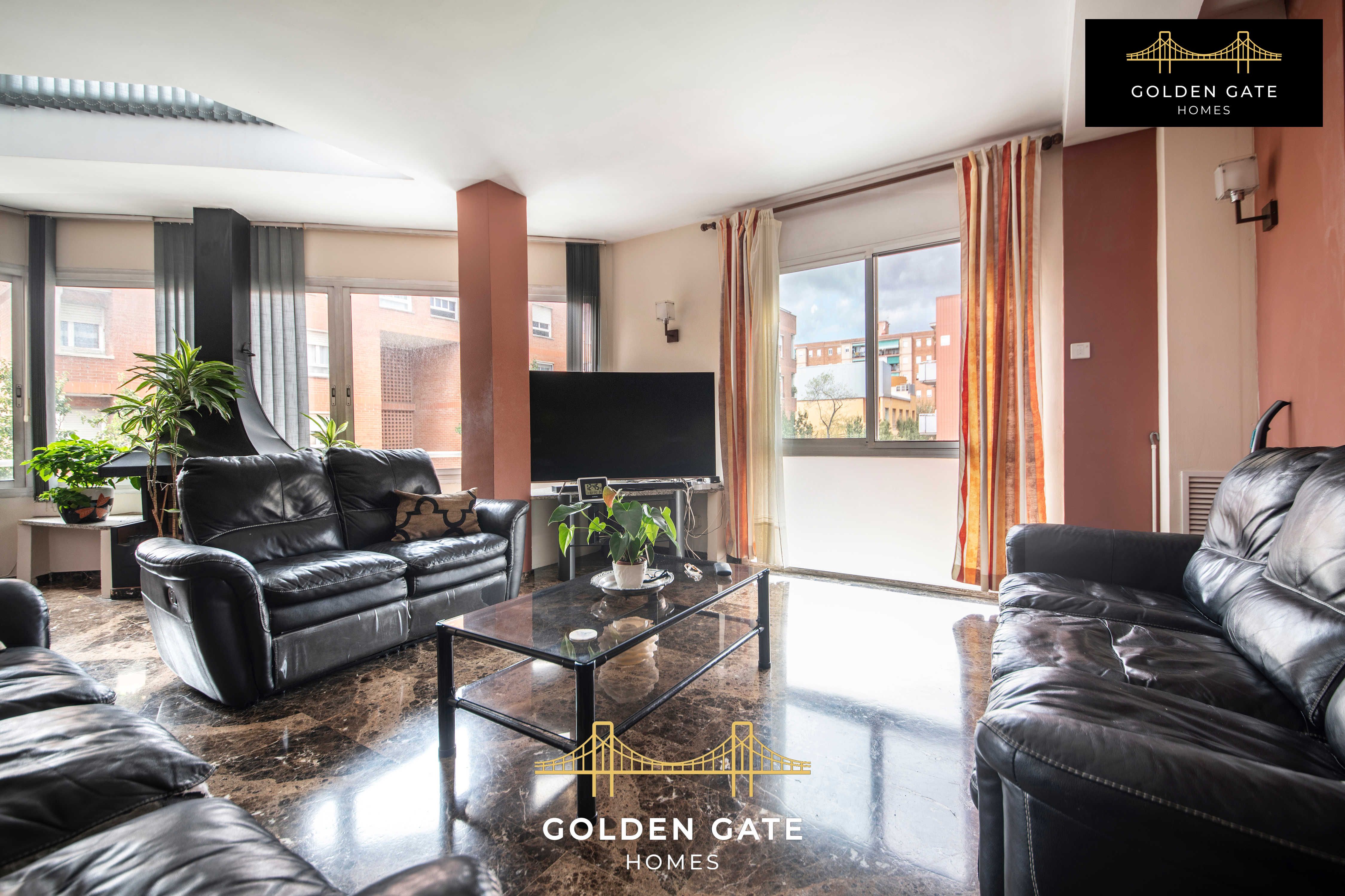 Exterior view of Duplex for sale in Sant Adrià de Besòs  with Air Conditioner, Heating and Terrace