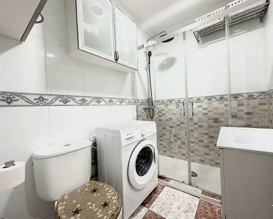 Badezimmer von Wohnung zum Verkauf in Málaga mit Klimaanlage