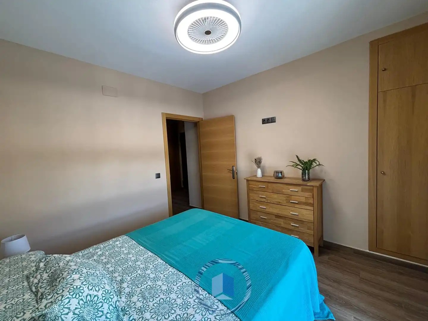 Dormitori de Casa o xalet en venda en Alcalá de Guadaira amb Piscina