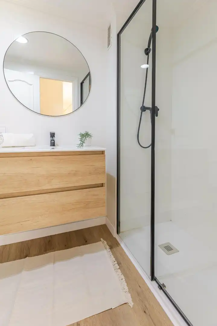 Baño de Piso en venta en Valencia con Jardín privado, Parquet y Balcón