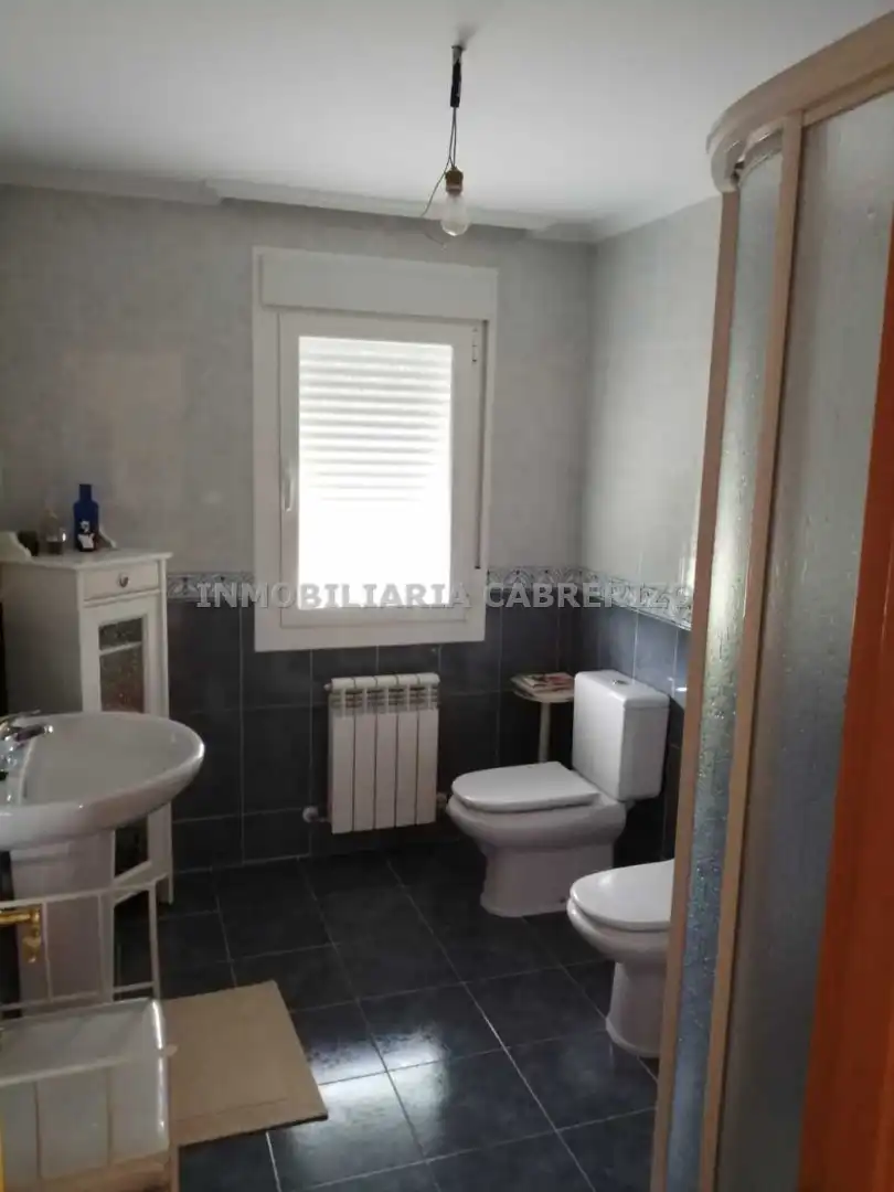 Baño de Casa o chalet en venta en Alberite con Calefacción, Jardín privado y Parquet