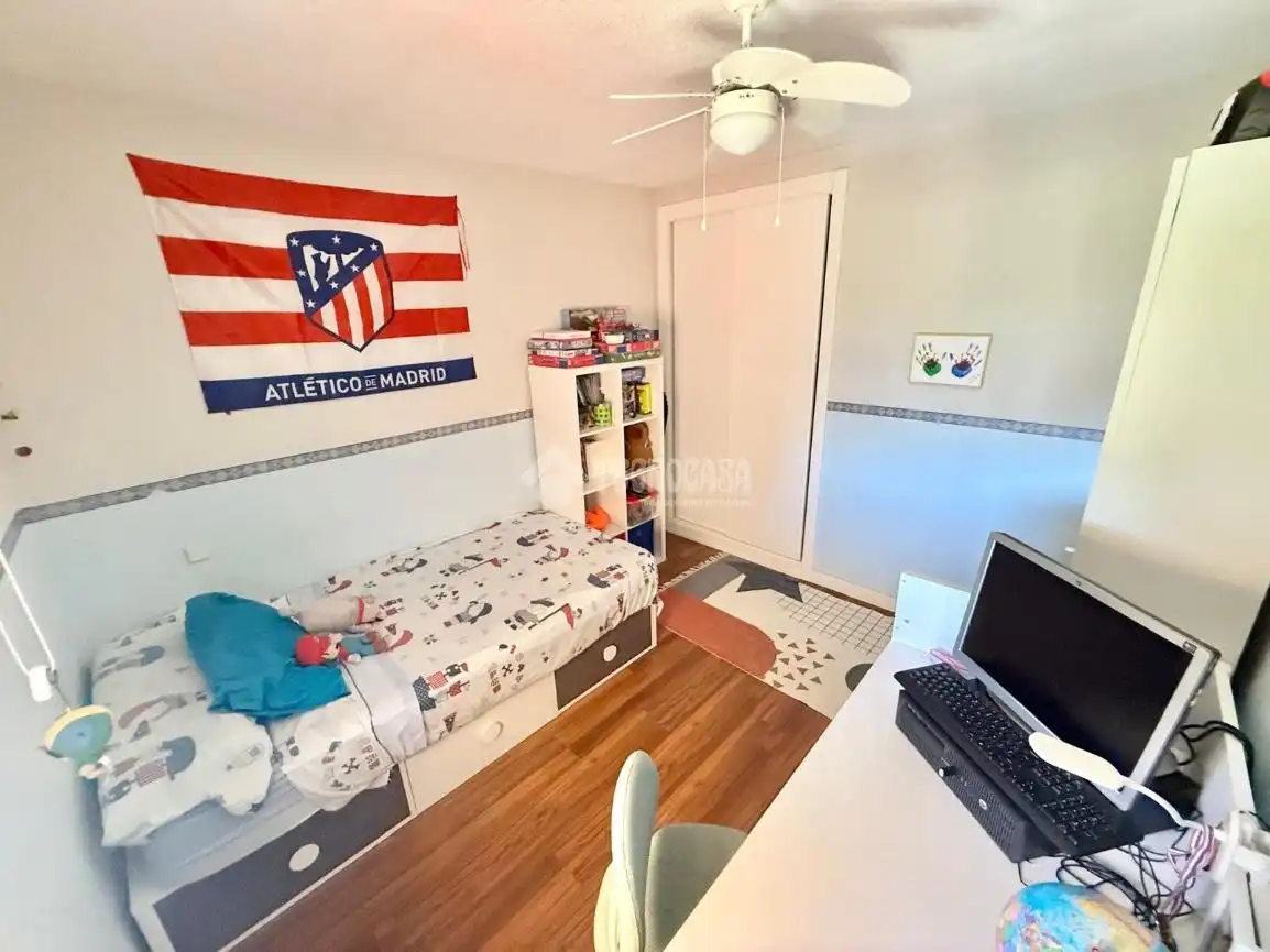 Habitación de Casa adosada en venta en Illescas con Aire acondicionado y Parquet