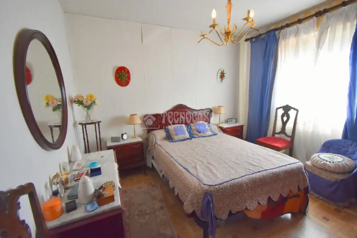 Habitación de Piso en venta en Madrid con Calefacción, Parquet y Terraza