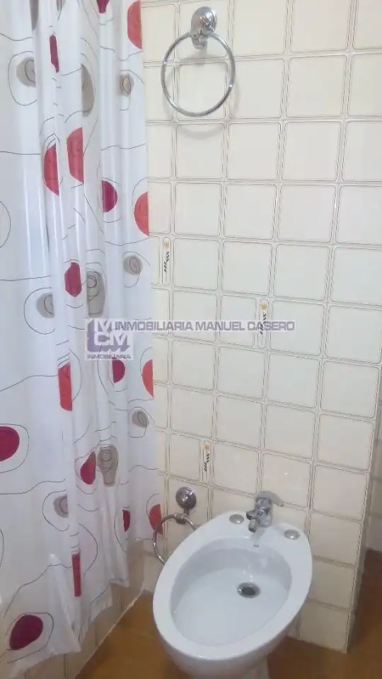 Dormitori de Pis de lloguer en Cáceres amb Aire condicionat, Calefacció i Terrassa