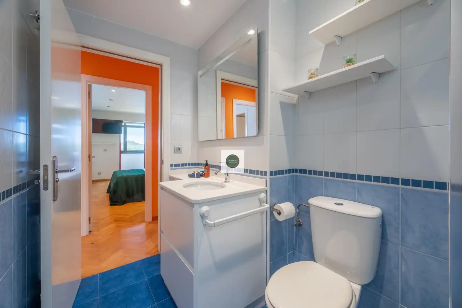 Baño de Piso en venta en A Coruña Capital  con Calefacción y Trastero