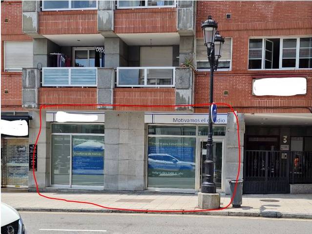 Local comercial en Venta en Milán - Pumarín